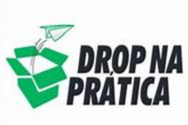 Capas de cursos digitais e gráficos de crescimento financeiro