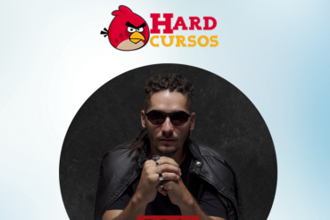 Homem profissional filmando com celular avançado, editando vídeo em tela dividida com gráficos de redes sociais.