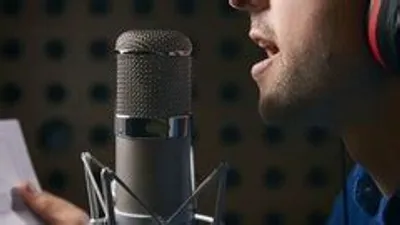 Curso de canto completo para melhorar a voz, com foco em técnica vocal e extensão.