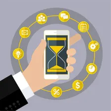 Homem focado trabalhando com eficiência e gestão de tempo em um escritório moderno.