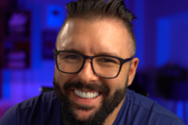 Capa do curso Produtor Digital 2.0 de Alex Vargas com foco em download e faturamento