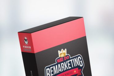 Micha Menezes, o Rei do Remarketing, ensinando estratégias de marketing digital em um computador.