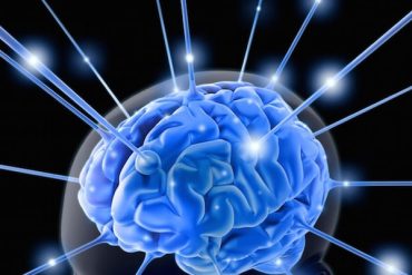 Capa do curso WhatsApp 2021 de Henri de Paiva, mostrando um smartphone com ícones de mensagens e vendas.