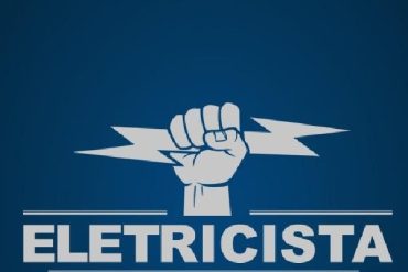 Eletricista profissional realizando instalação elétrica segura com ferramentas de alta qualidade