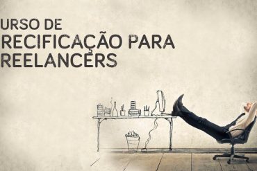 Professor ensinando precificação para freelancers em um curso online