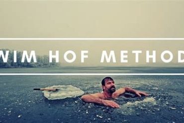Homem praticando Wim Hof Method com respiração profunda e exposição ao frio para saúde e bem-estar.