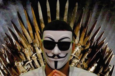 Capa do curso Aluno Alfa Nerd Sedutor, com elementos gráficos que remetem a confiança, desenvolvimento pessoal e sucesso social.