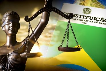 Curso Estratégia Concursos Direito Constitucional em PDF e vídeo