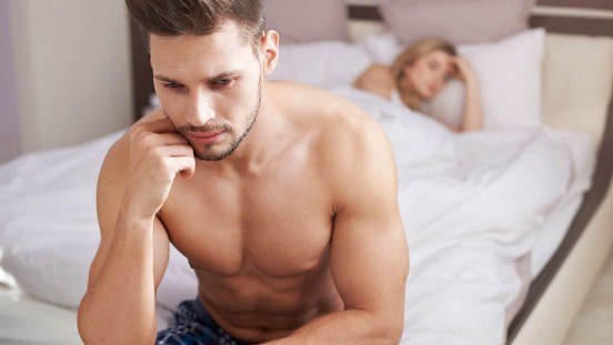 Capa do curso 'O Guia da Ejaculação' de Paula Fernanda, com título proeminente e imagem sugestiva relacionada ao empoderamento e controle.