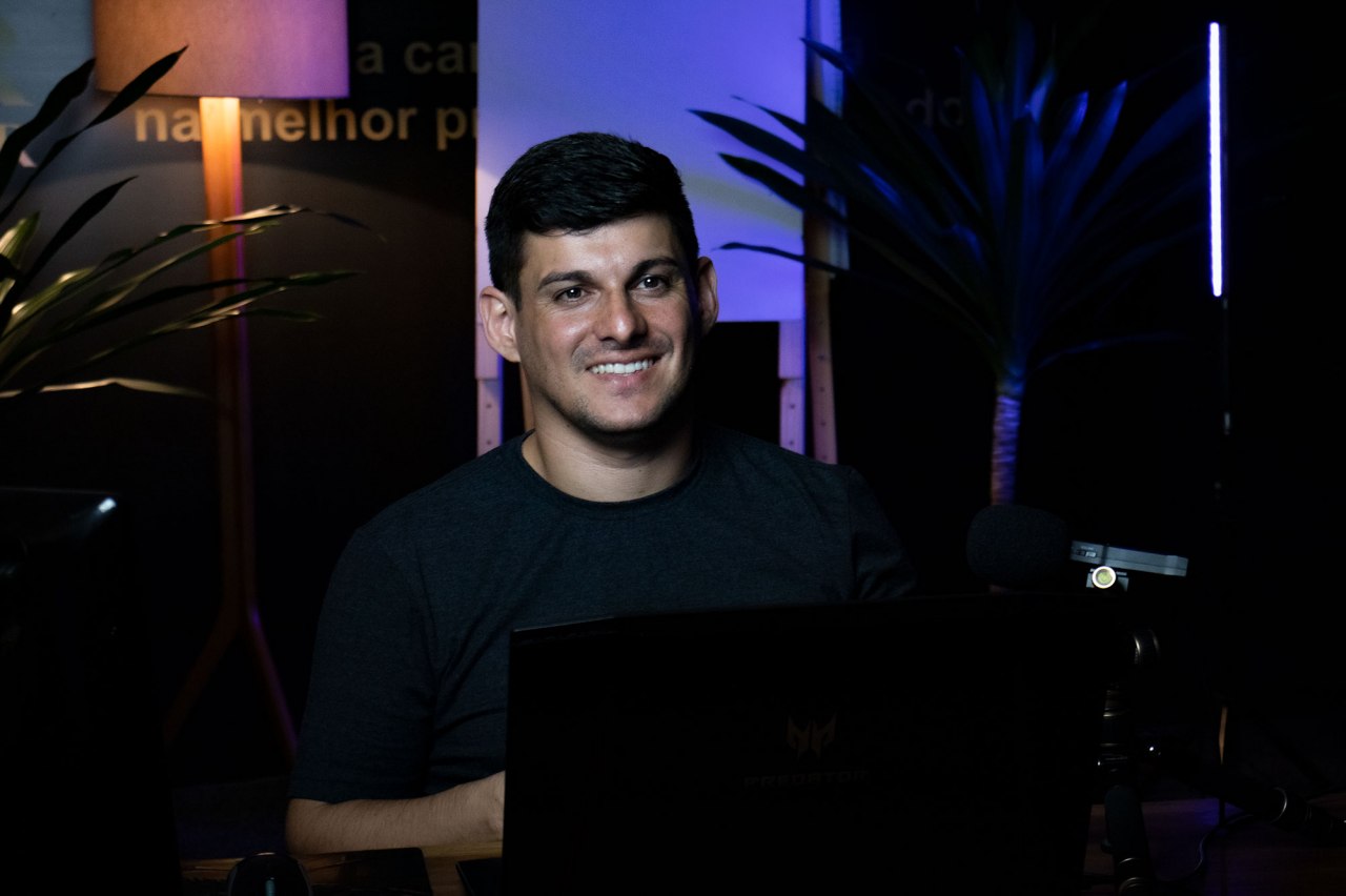 Capa do curso Anunciando Imóveis com David Rocha, destacando o conteúdo de marketing digital imobiliário.