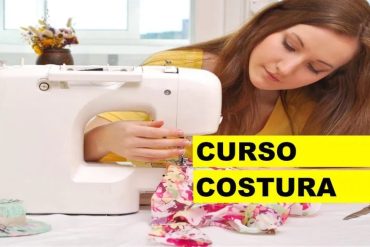 Curso de Costura à Máquina Anna Paula Ramalho - Aluna aprendendo a costurar em máquina profissional