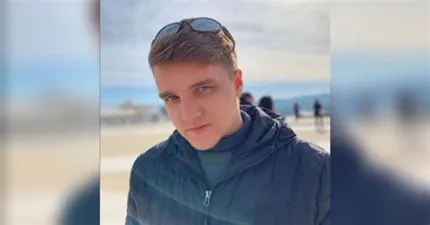 Capa da Mentoria Descoberta Digital de Alberto Kouty com elementos de marketing digital e sucesso.